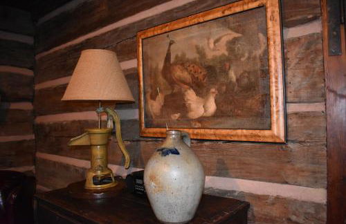 Restored1850s log cabin, with gazebo and gardens! 1 mile to downtown Weaverville - Foto 21