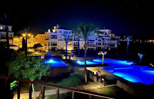 Stunning apartment with overflow pool and golf view - Foto 36