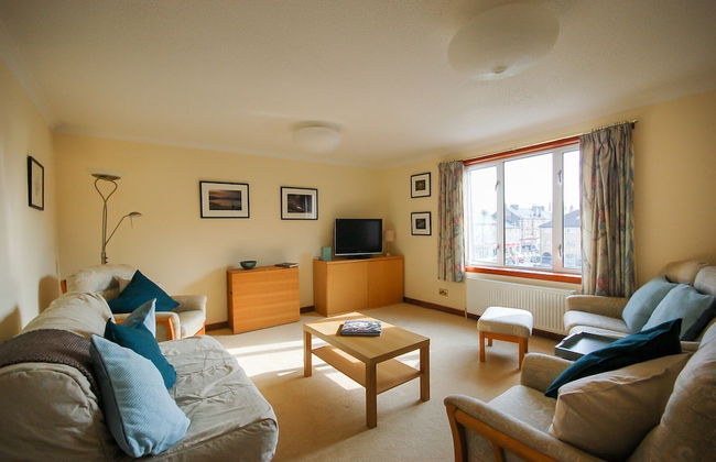 The Flat in the Square - Photo 1