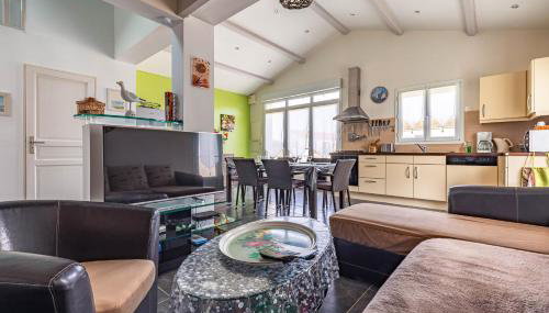 Maison Agréable avec Jardinet - Foto 2