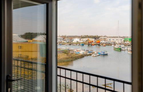 Large Modern Scenic 4 Bedroom Townhouse - Foto 21