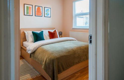 Spacious home 3 min from station - Photo 33