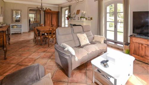 Nice Home In Entraigues-Sur-La-Sorg - Foto 5