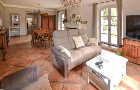 Nice Home In Entraigues-Sur-La-Sorg - Foto 5