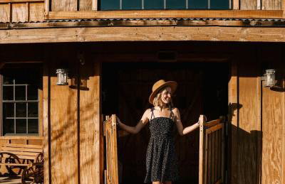 The Outlaw By The Cohost Company - Foto 64