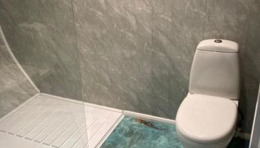 Five Cottages in AONB and an Obbit House! - Foto 5, Shower