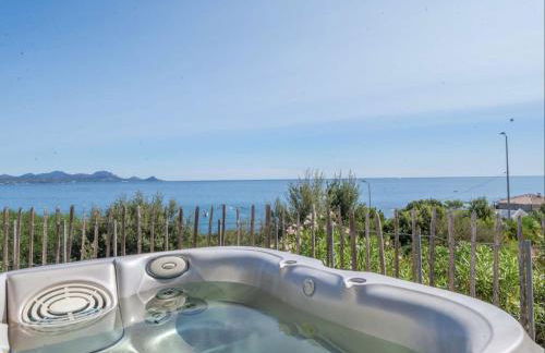 Luxury Villa with Jacuzzi in Les Issambres - Foto 69
