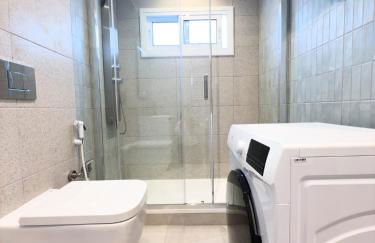 110 - Beachside Renovated 1BR apt 5 min from Beach - Photo 14