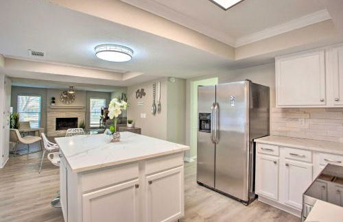 11 Mi to Holiday at Arboretum! Home with Hot Tub - Foto 16