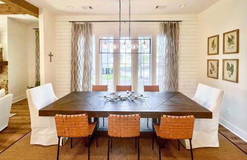 Luxe Lakefront Getaway with Porch and Water View! - Foto 3