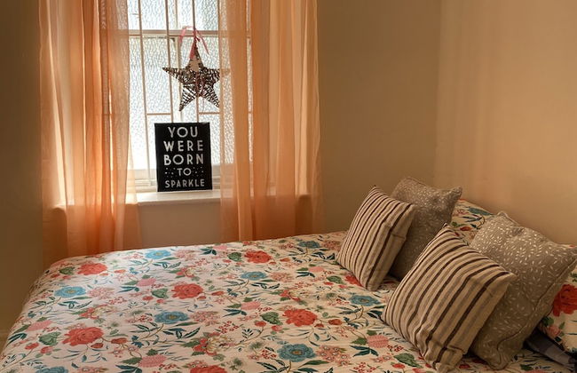 Stunning 2-bed Apartment Above Schooners Bar - Foto 12