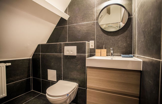 Luxury Suites Riverside Residence - Photo 11