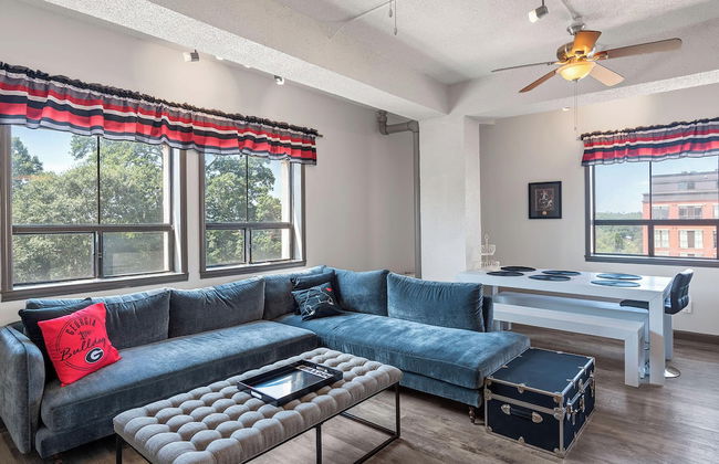 Home is Where the Arch is Across From Uga! - Foto 6