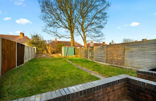 Stylish 3 Bedroom House - Garden - Pool Table - Parking 165M - Foto 55