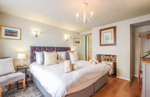 Stunning Cromer beach house with sea views - Photo 21