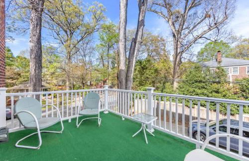 Bright and Restful 2BR near Uptown with Balcony - Foto 9