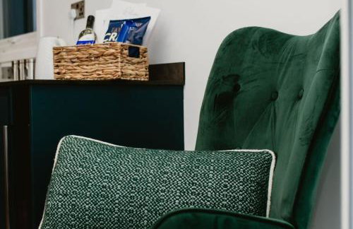 Luxury Glamping Cabin sleeping 4 People with Private Hot Tub and BBQ with views across the North Coast Ballycastle Pod 2 - Foto 24