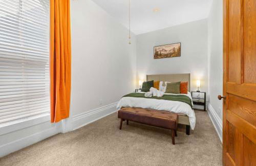 Allentown 5 BR House Free Parking No Chores! - Photo 30