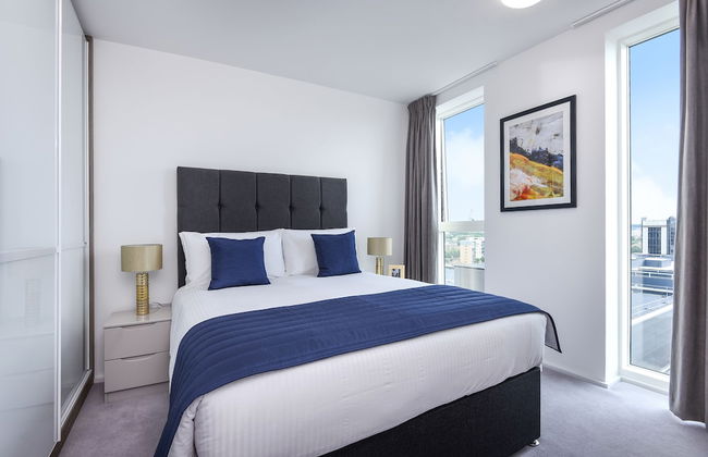 Millharbour Residences - Photo 3