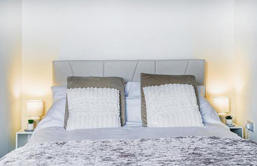 3BR Home with Garden & Free Parking - Foto 27