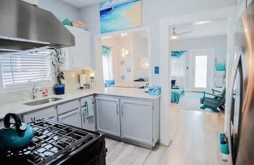Soothing Blues in Peaceful 2BR 1BA Cottage - Foto 10