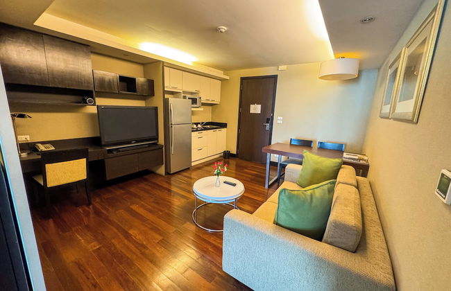 The Narathiwas Hotel & Residence Sathorn Bangkok - Photo 8