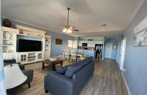 Beach House with Ocean view - Photo 8