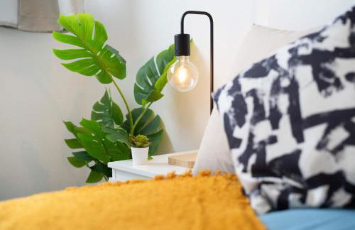 Spacious - 3 Bed - Free Parking - by Holiday Homes - Foto 6