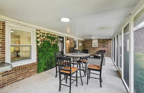 Rose Porch, Historic home on acre lot 25 min from Nashville - Photo 23