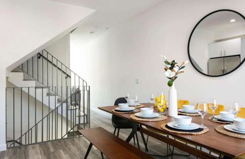 Spacious 4BR Townhouse with Free Parking Near DTLA - Foto 8