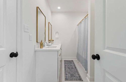 New Champion Cottage - 2BR Retreat Near Sportsplex - Foto 28