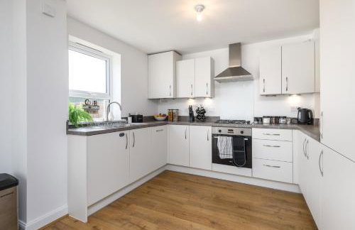 Spacious 3 Bedroom House In Canterbury with Garden and Driveway - Sleeps 7 - Photo 10