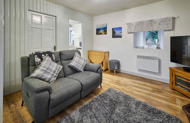 Host Stay Camwy Cottage - Photo 5