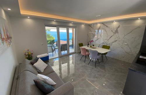Luxury Beachfront Villa Carlisa - Photo 42