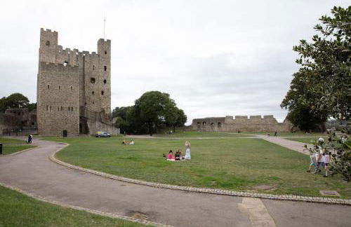 Castle Garden View - Photo 18