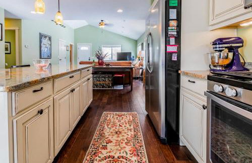 Bigfork Lake Getaway - Photo 3