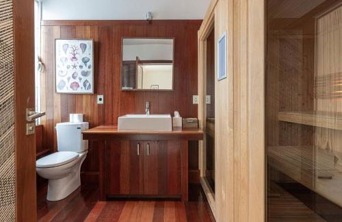 Charming houseboat featuring a sauna - Photo 30