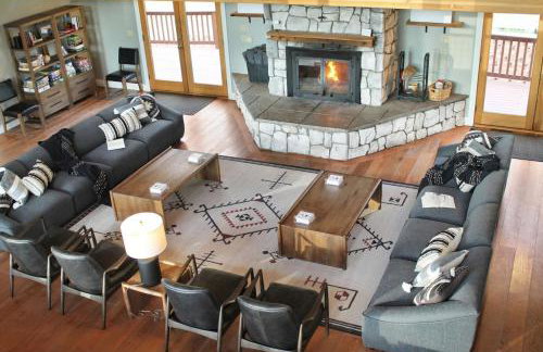 Awe Inspiring Mountain Lodge hot tub for large groups - Foto 48