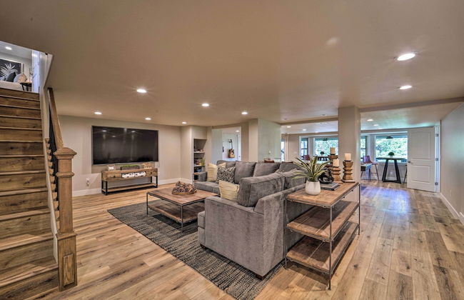 Hot Tub, Pool Table Luxe Reno Chalet with Mtn View! - Foto 45