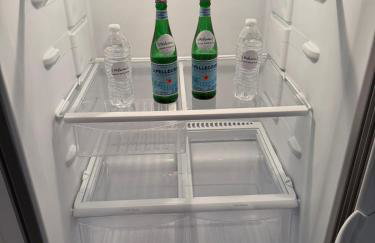 Modern & Spacious 2BR Apartment with Gym & Parking - Photo 12