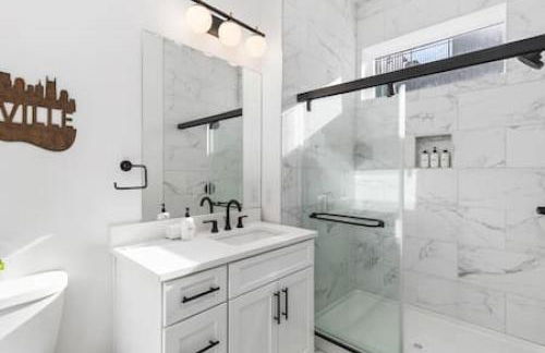 Gorgeous East Nashville House with Rooftop Patio, Garage, 9 Beds, 3 Miles to Downtown - Foto 23