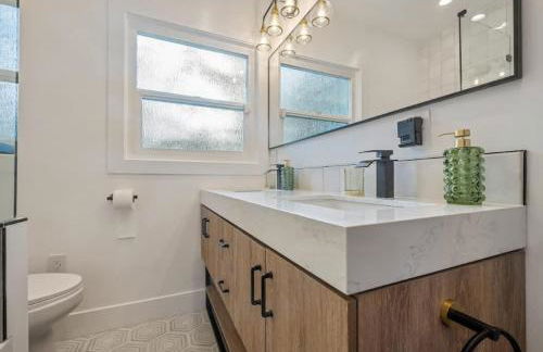 Lake Balboa Hideaway - Photo 41