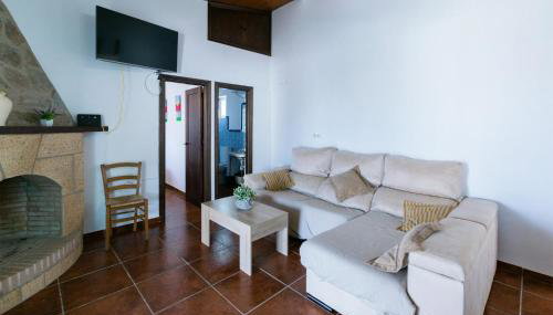 Stunning Home In La Puebla De Los Infan - Photo 3