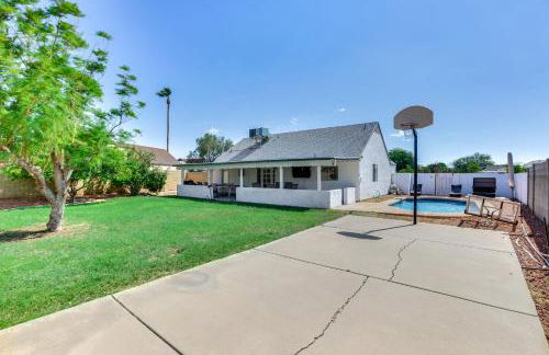 Pool, Basketball and BBQ! Glendale Group Getaway - Foto 30