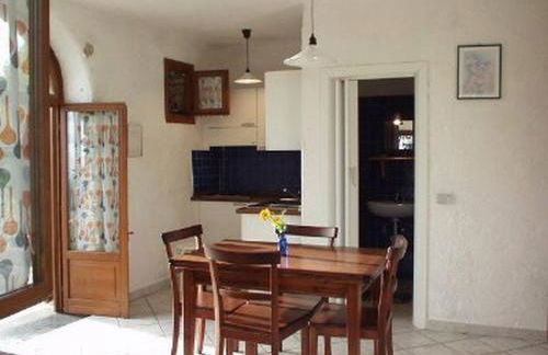 Panoramic Rural House With Garden - Photo 29