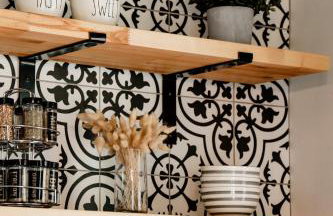 Charming Cabin with Hot Tub & Fire Pit - Foto 17