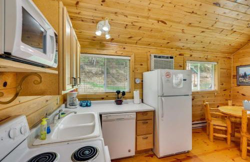Hike, Ski, ATV and More Deadwood Cabin with Grill - Foto 4