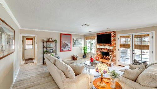 Pet-Friendly Riverside Retreat with Private Spa! - Foto 4