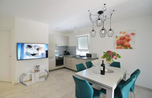 Villa Perla with swimming pool, Lovran - Opatija - Photo 16