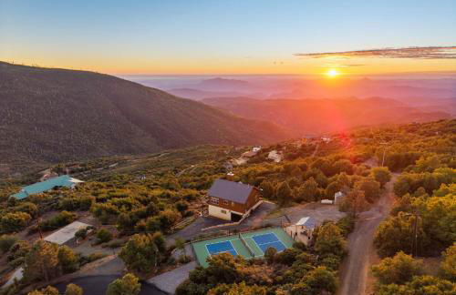 Wild Moon Ranch with Pickleball, Cedar Tub, Views - Foto 51